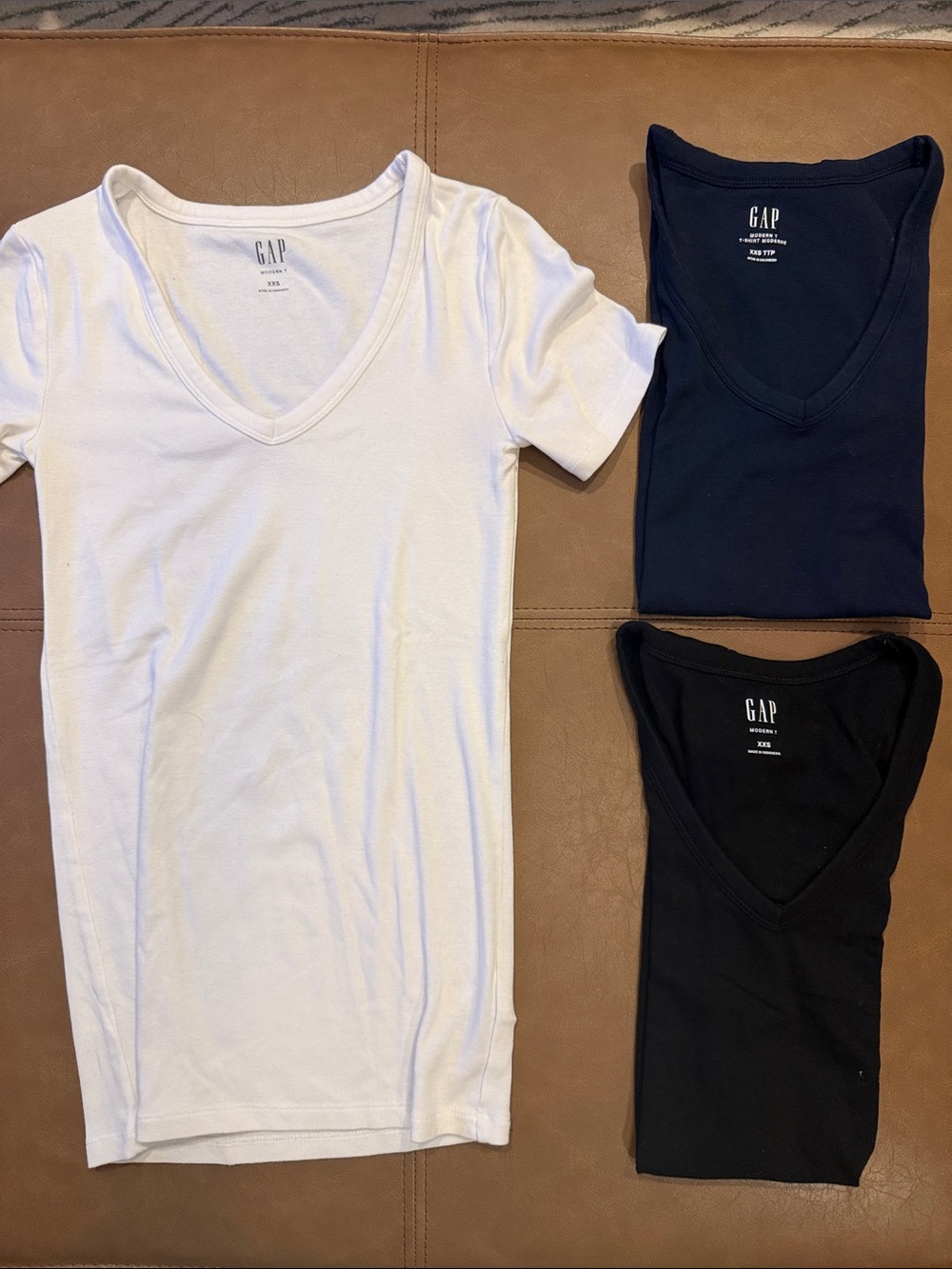 GAP V‑Neck Tee Set — White, Navy & Black